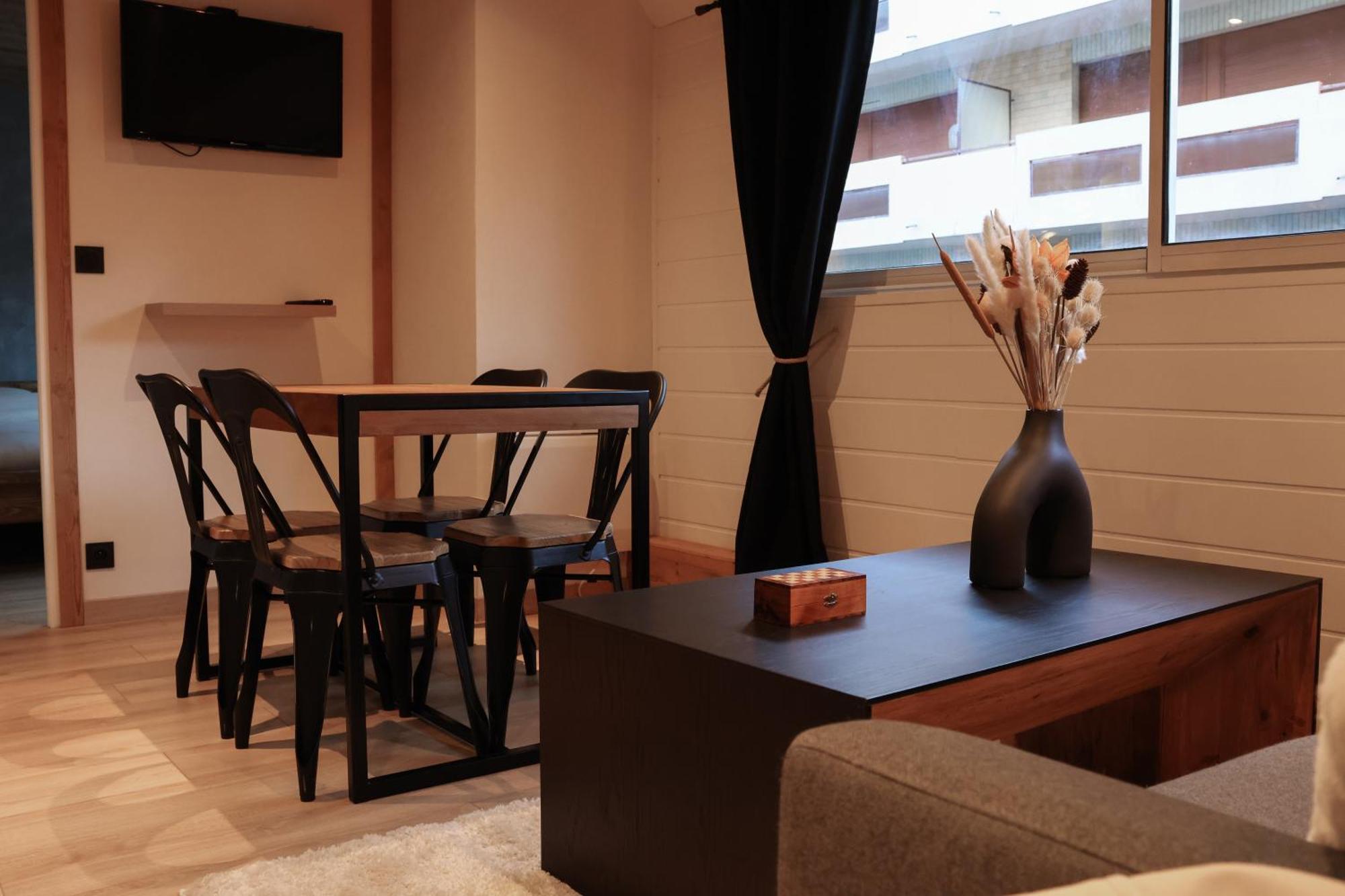 Apartamento Ambiance Montagne, A Deux Pas De La Gare Cluses Exterior foto