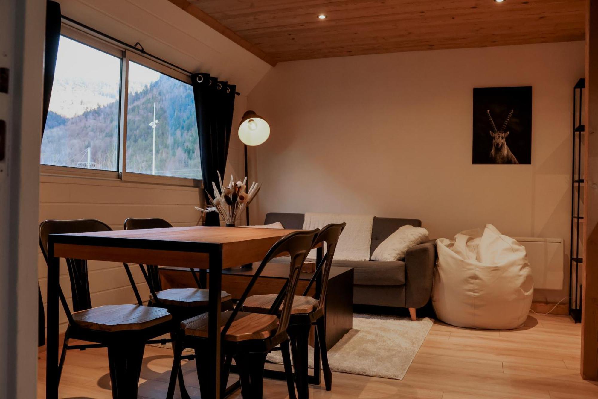 Apartamento Ambiance Montagne, A Deux Pas De La Gare Cluses Exterior foto